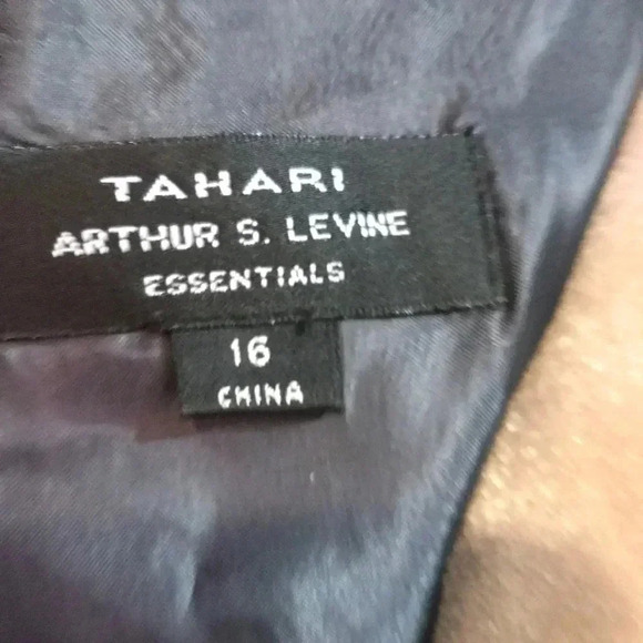 Tahari Arthur S Levine Classic Gray Sleeveless Sheath Dress-Size 16 - Picture 6 of 6